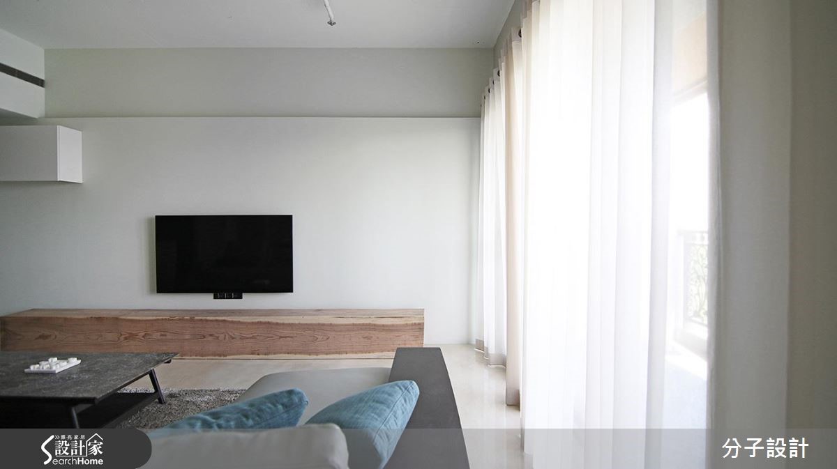 40 坪場域，設計師融入輕裝修手法，並結合開放式格局